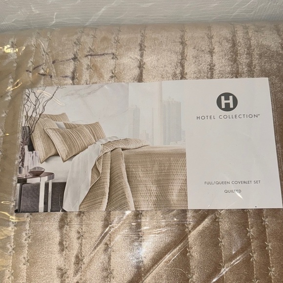 Hotel Collection Other - Hotel Collection Tan Quilted Bedding Set